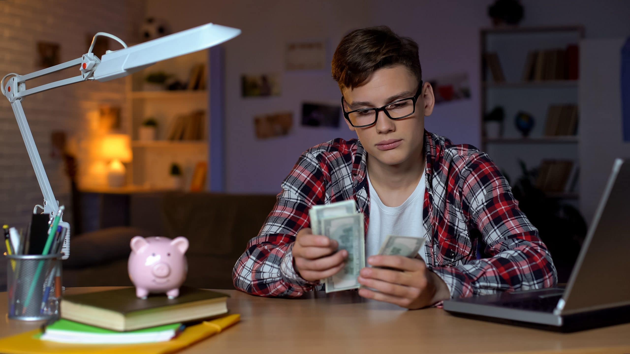 Teaching Your Teen about Money Six Things to Discuss FFCCU