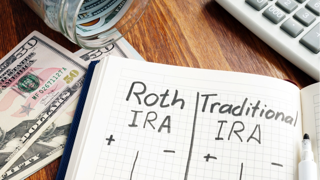 Roth vs. Traditional IRA – What’s the Difference?